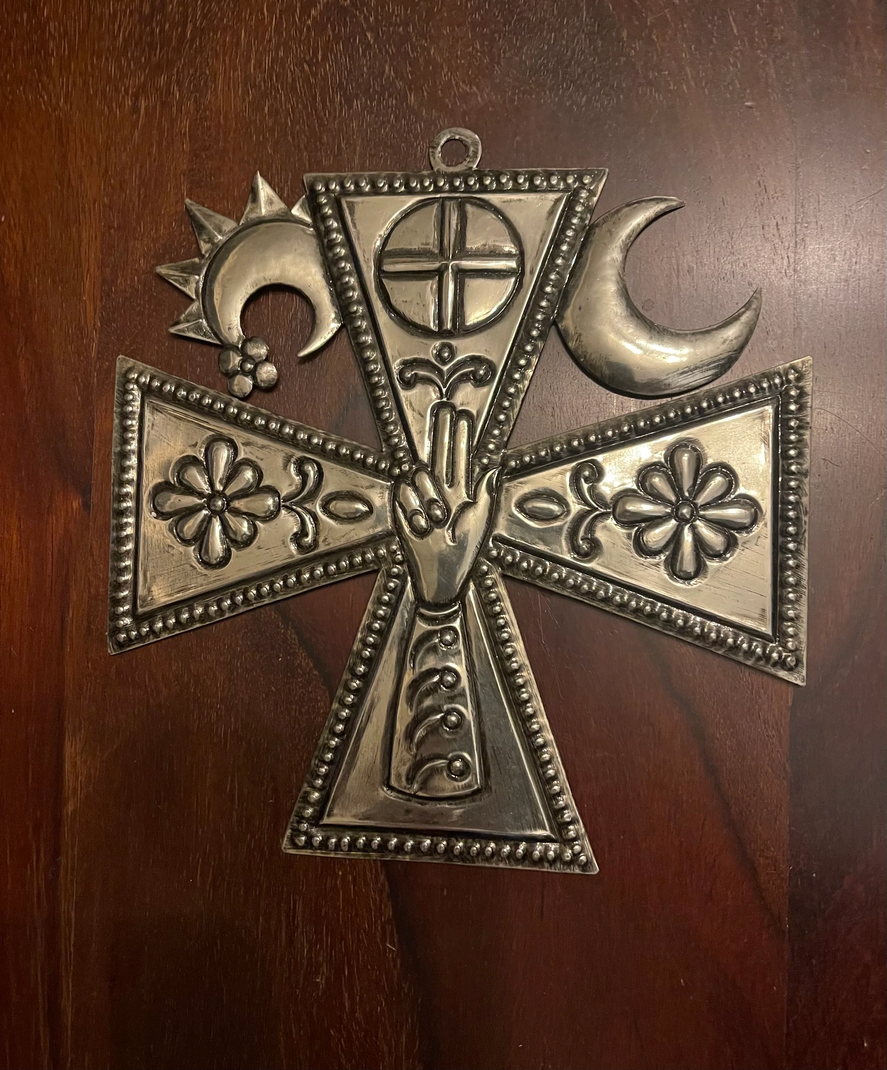 METAL MALTESE WALL CROSS