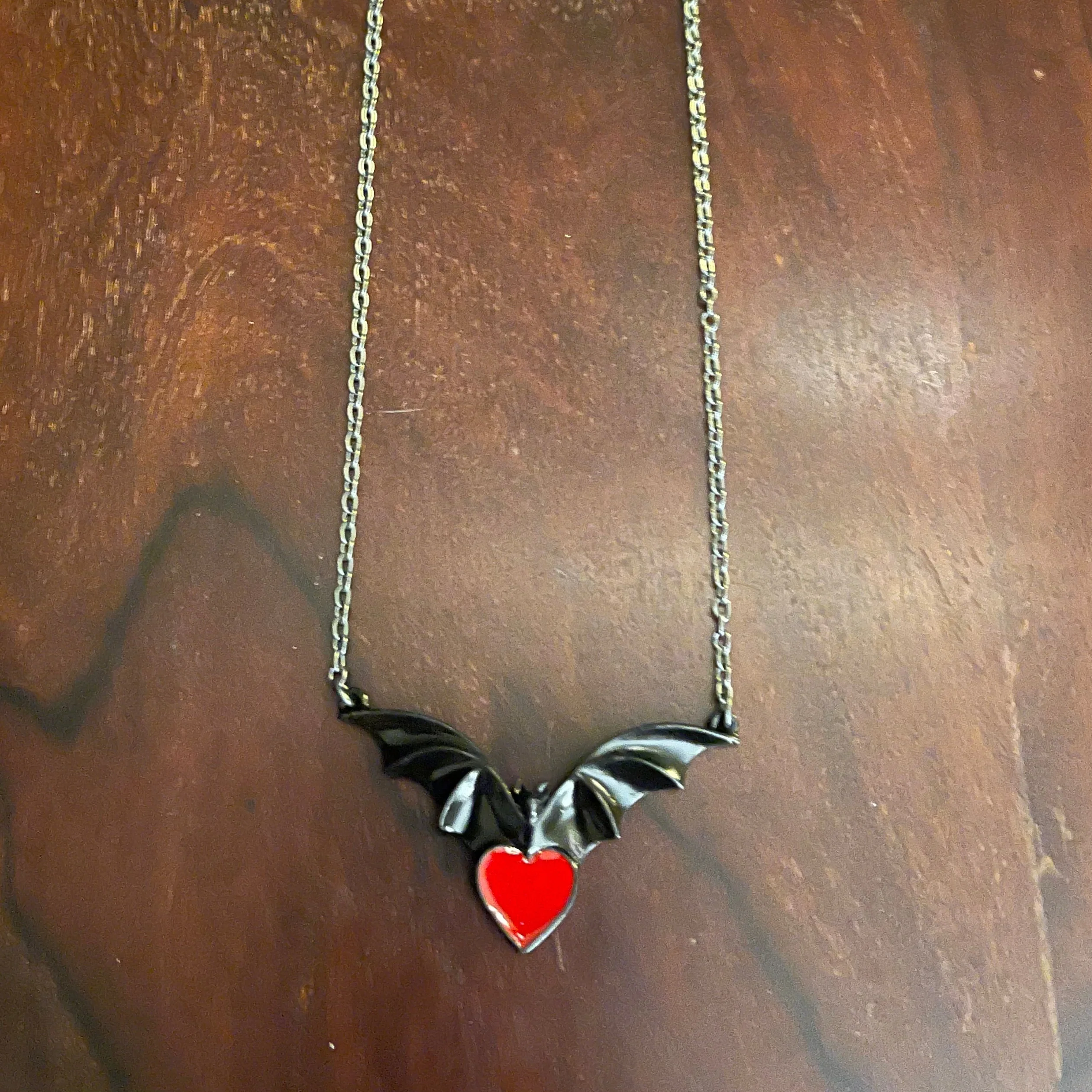 SOMBRE DESIR BAT NECKLACE - Image 2